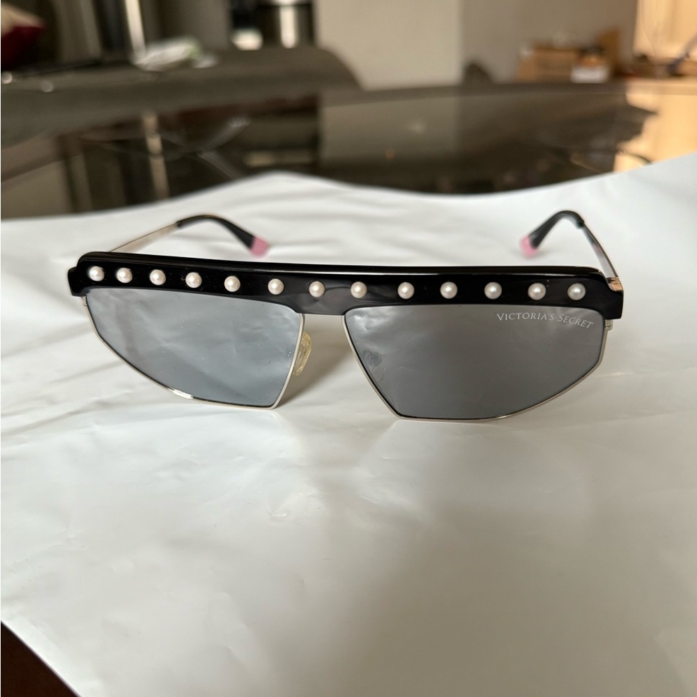 Victoria's Secret Black and Silver Sunglasses With Pearl Detail